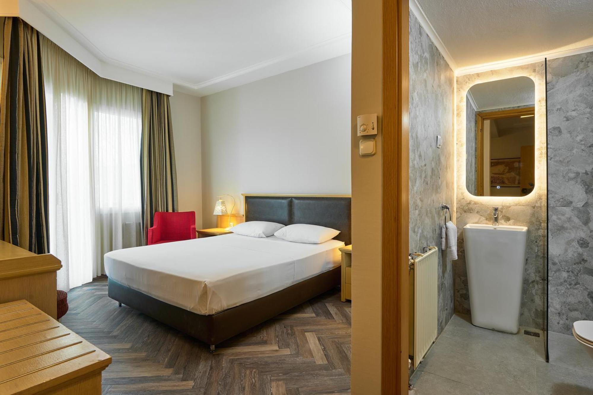 Iris Hotel แธร์มี ภายนอก รูปภาพ