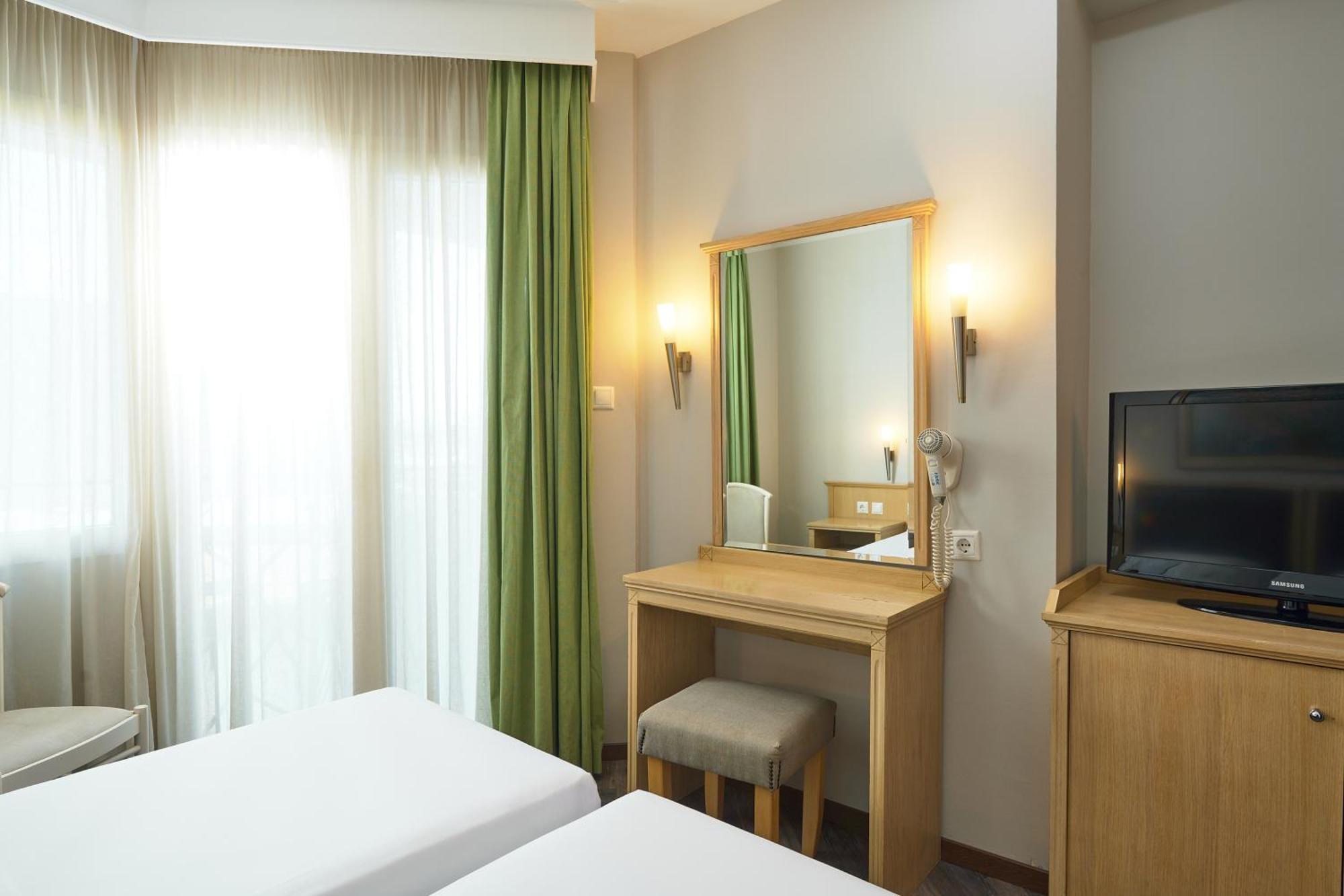 Iris Hotel แธร์มี ภายนอก รูปภาพ
