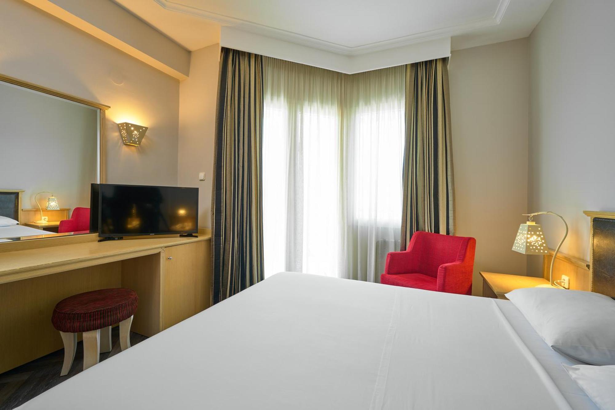 Iris Hotel แธร์มี ภายนอก รูปภาพ